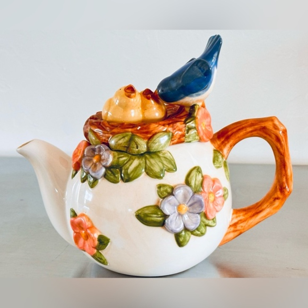 Vintage Teleflora Bird Nest Teapot‎ Mom & Baby Bluebirds Lidded Ceramic White 7"